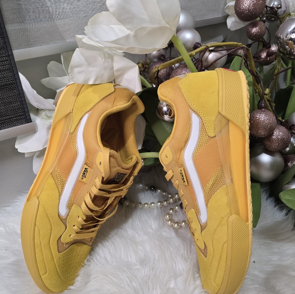 Vans Ave 2.0 Shoe Yellow Gold Mens Size9 Style:VN0A2Z3HGLDBrand new